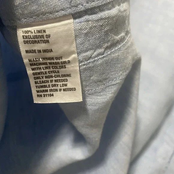 Crown & Ivy Linen Top Womens M Blue Embroidered Popover‎ Roll Tab Beachy Coastal - Picture 8 of 9